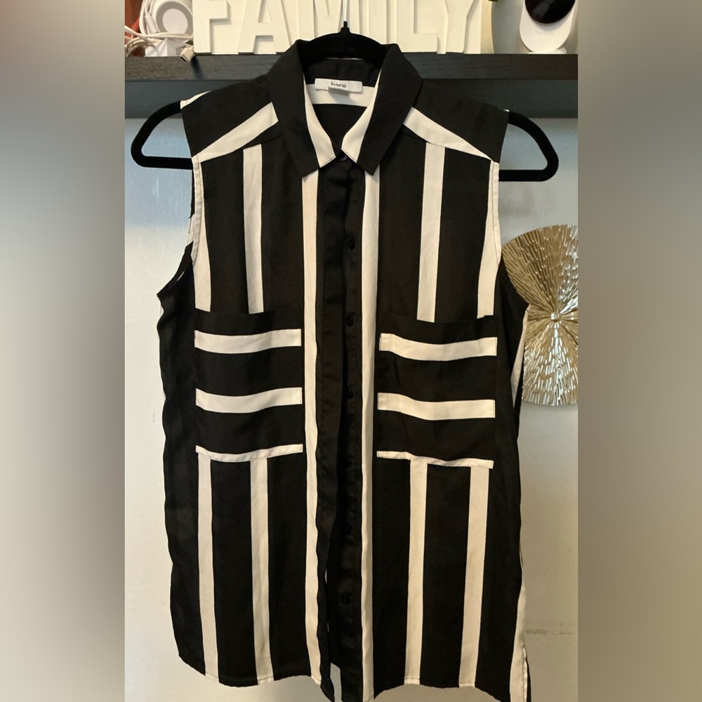 Bar III Black and White Vertical Stripe Collared Sleeveless Top XS size